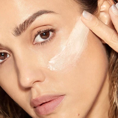 Honest Beauty Calm & Heal Melting Balm With Hyaluronic Acid For Dry Skin - 1.7oz 3 Honest Beauty Calm & Heal Melting Balm With Hyaluronic Acid For Dry Skin - 1.7oz - Image 3